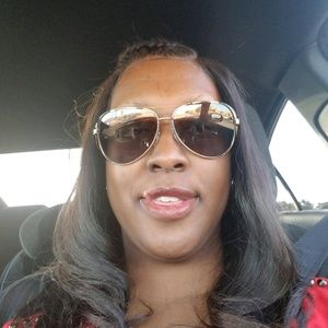 Meet your Posher, Danita